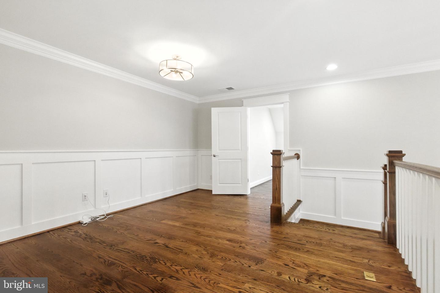 8617 DIXIE PL, MCLEAN, Virginia 22102, 6 Bedrooms Bedrooms, ,5 BathroomsBathrooms,Residential,For sale,8617 DIXIE PL,VAFX2261402 MLS # VAFX2261402