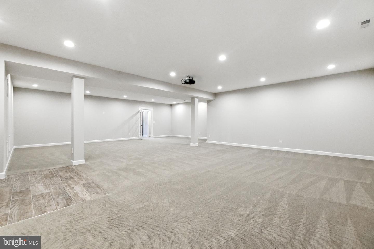 8617 DIXIE PL, MCLEAN, Virginia 22102, 6 Bedrooms Bedrooms, ,5 BathroomsBathrooms,Residential,For sale,8617 DIXIE PL,VAFX2261402 MLS # VAFX2261402