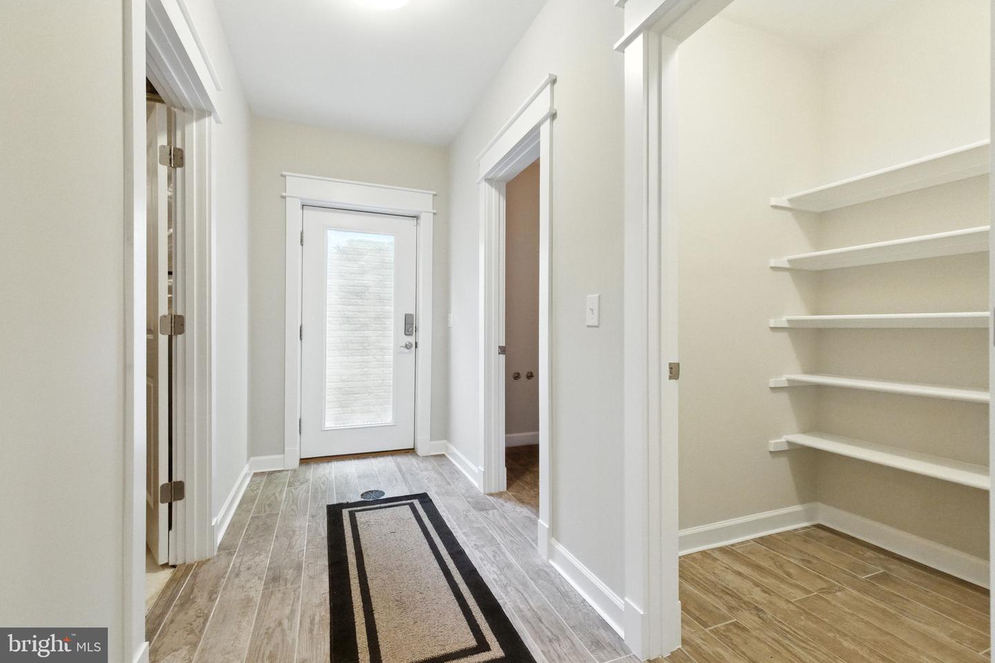 8617 DIXIE PL, MCLEAN, Virginia 22102, 6 Bedrooms Bedrooms, ,5 BathroomsBathrooms,Residential,For sale,8617 DIXIE PL,VAFX2261402 MLS # VAFX2261402