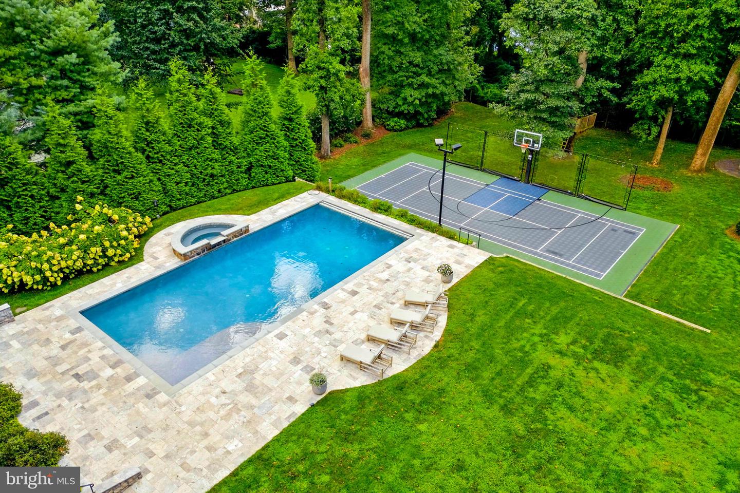 8617 DIXIE PL, MCLEAN, Virginia 22102, 6 Bedrooms Bedrooms, ,5 BathroomsBathrooms,Residential,For sale,8617 DIXIE PL,VAFX2261402 MLS # VAFX2261402