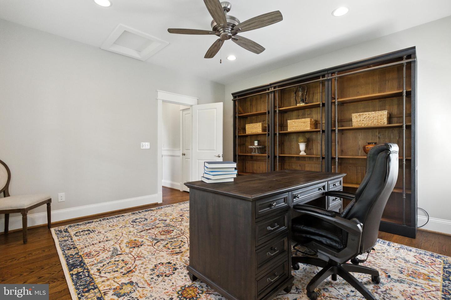 8617 DIXIE PL, MCLEAN, Virginia 22102, 6 Bedrooms Bedrooms, ,5 BathroomsBathrooms,Residential,For sale,8617 DIXIE PL,VAFX2261402 MLS # VAFX2261402