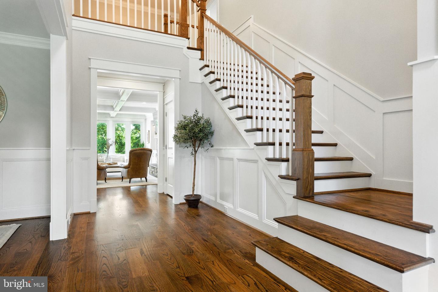 8617 DIXIE PL, MCLEAN, Virginia 22102, 6 Bedrooms Bedrooms, ,5 BathroomsBathrooms,Residential,For sale,8617 DIXIE PL,VAFX2261402 MLS # VAFX2261402