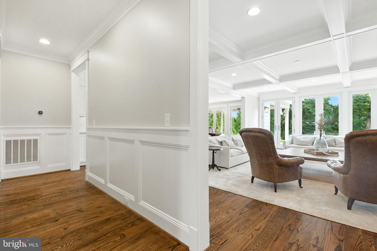 8617 DIXIE PL, MCLEAN, Virginia 22102, 6 Bedrooms Bedrooms, ,5 BathroomsBathrooms,Residential,For sale,8617 DIXIE PL,VAFX2261402 MLS # VAFX2261402