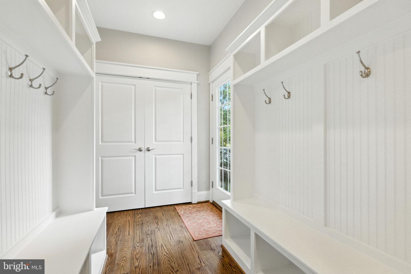8617 DIXIE PL, MCLEAN, Virginia 22102, 6 Bedrooms Bedrooms, ,5 BathroomsBathrooms,Residential,For sale,8617 DIXIE PL,VAFX2261402 MLS # VAFX2261402
