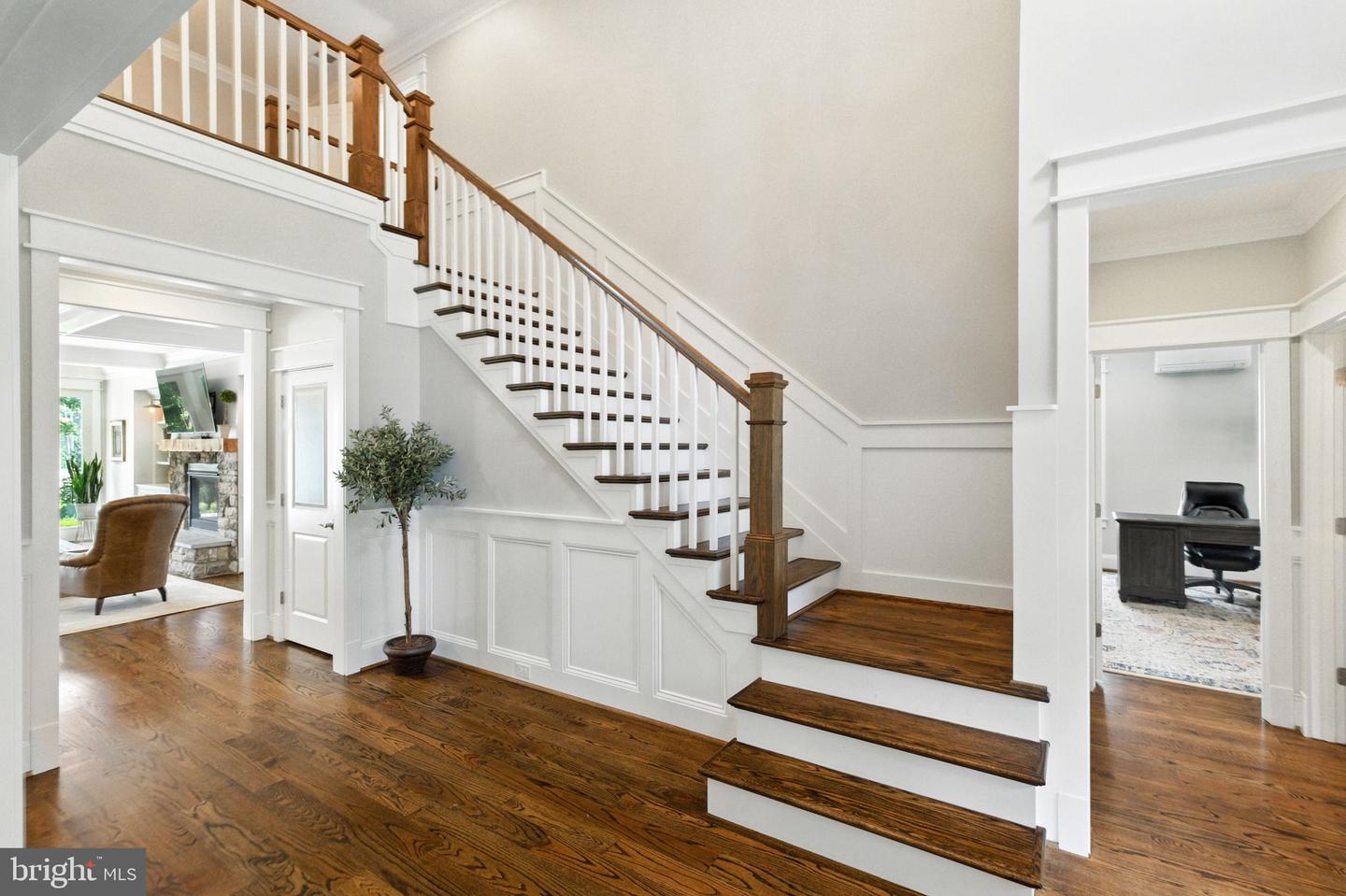 8617 DIXIE PL, MCLEAN, Virginia 22102, 6 Bedrooms Bedrooms, ,5 BathroomsBathrooms,Residential,For sale,8617 DIXIE PL,VAFX2261402 MLS # VAFX2261402