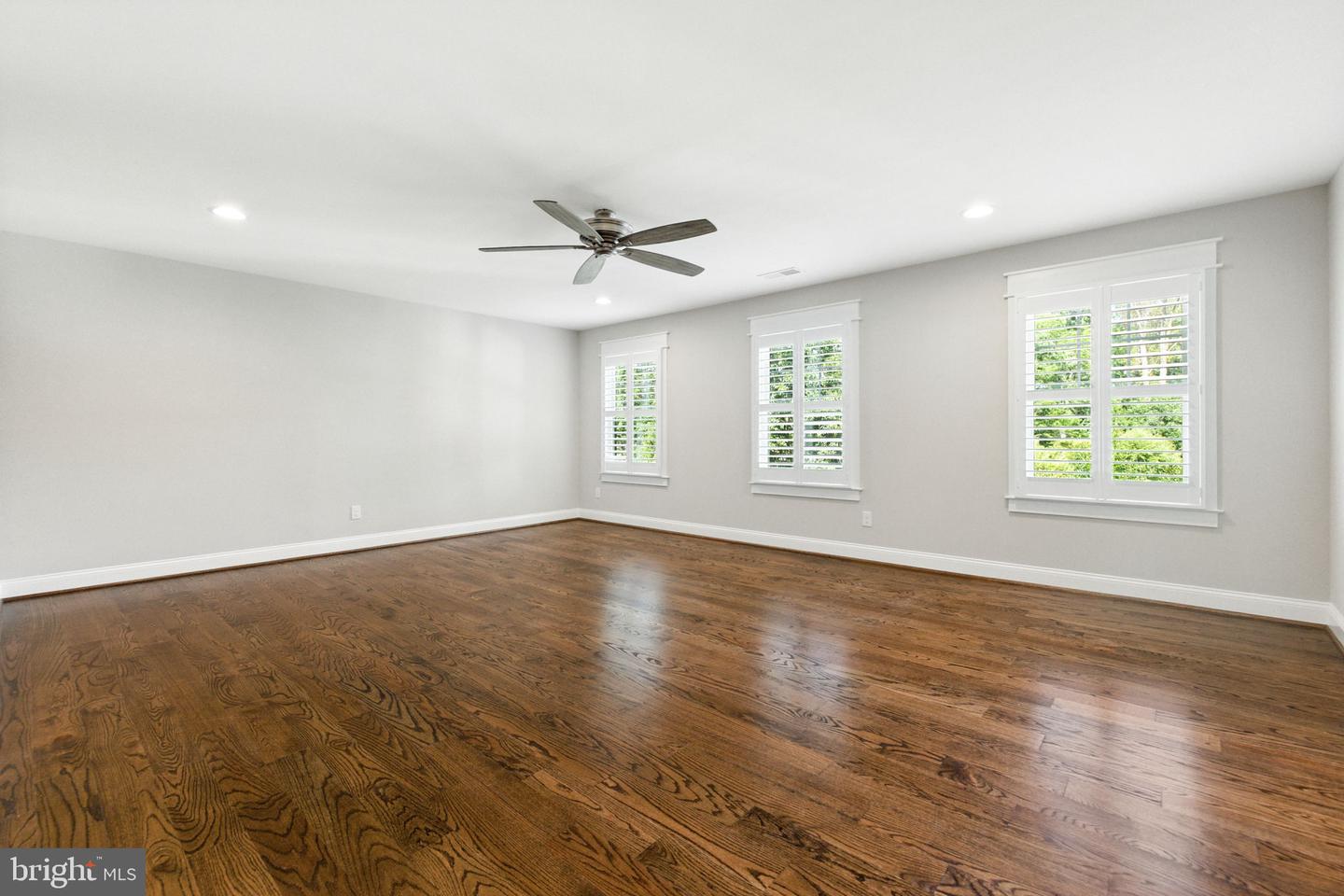 8617 DIXIE PL, MCLEAN, Virginia 22102, 6 Bedrooms Bedrooms, ,5 BathroomsBathrooms,Residential,For sale,8617 DIXIE PL,VAFX2261402 MLS # VAFX2261402