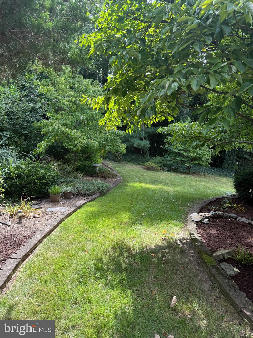 2700 BRYAN PL, ALEXANDRIA, Virginia 22302, 4 Bedrooms Bedrooms, 10 Rooms Rooms,2 BathroomsBathrooms,Residential,For sale,2700 BRYAN PL,VAAX2048760 MLS # VAAX2048760