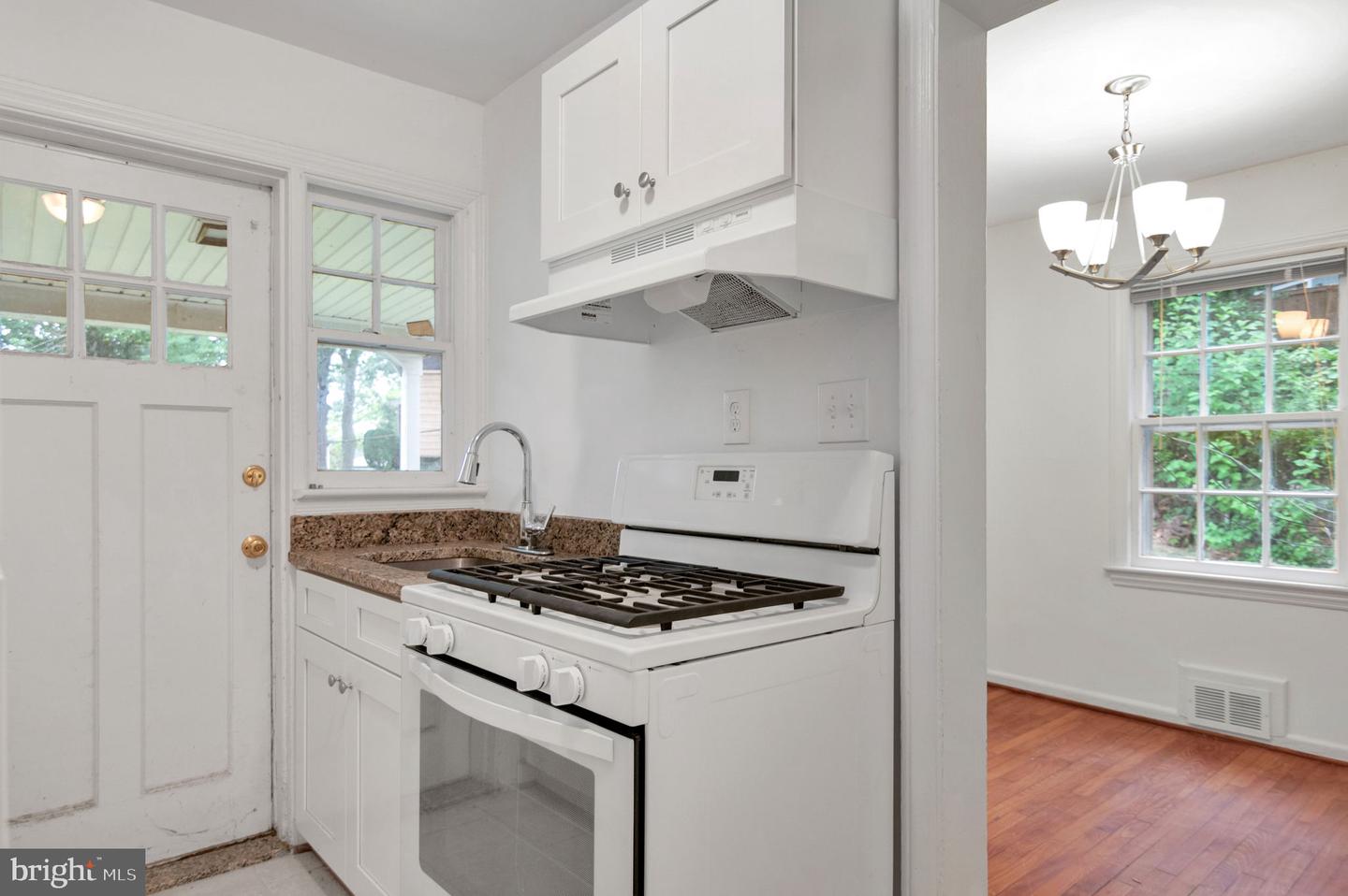 2826 JEFFERSON DR, ALEXANDRIA, Virginia 22303, 2 Bedrooms Bedrooms, ,1 BathroomBathrooms,Residential,For sale,2826 JEFFERSON DR,VAFX2262276 MLS # VAFX2262276