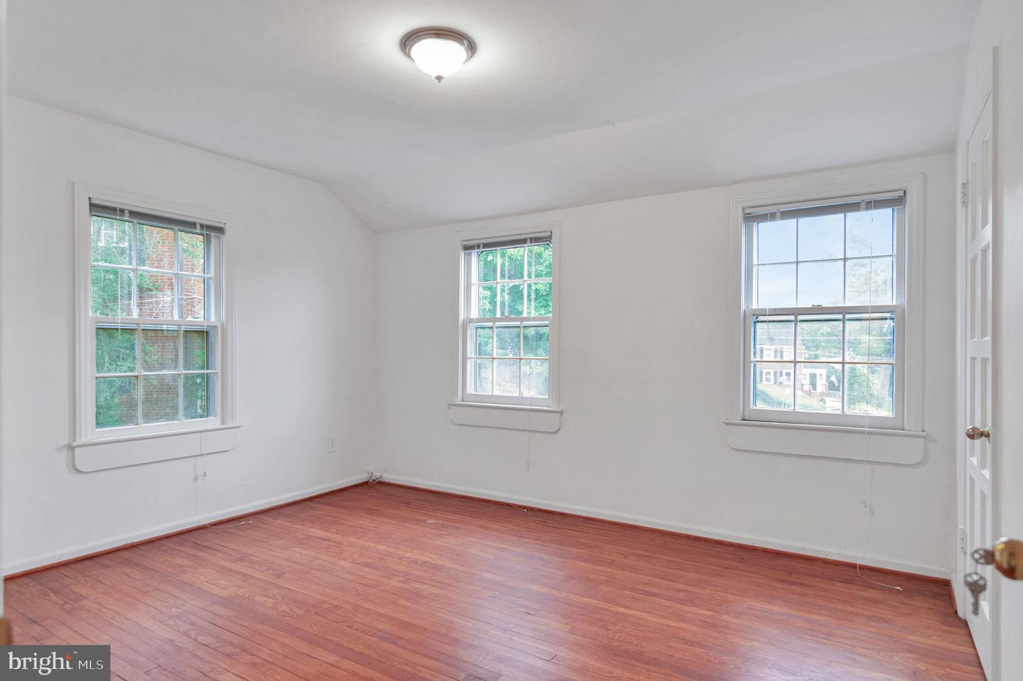 2826 JEFFERSON DR, ALEXANDRIA, Virginia 22303, 2 Bedrooms Bedrooms, ,1 BathroomBathrooms,Residential,For sale,2826 JEFFERSON DR,VAFX2262276 MLS # VAFX2262276