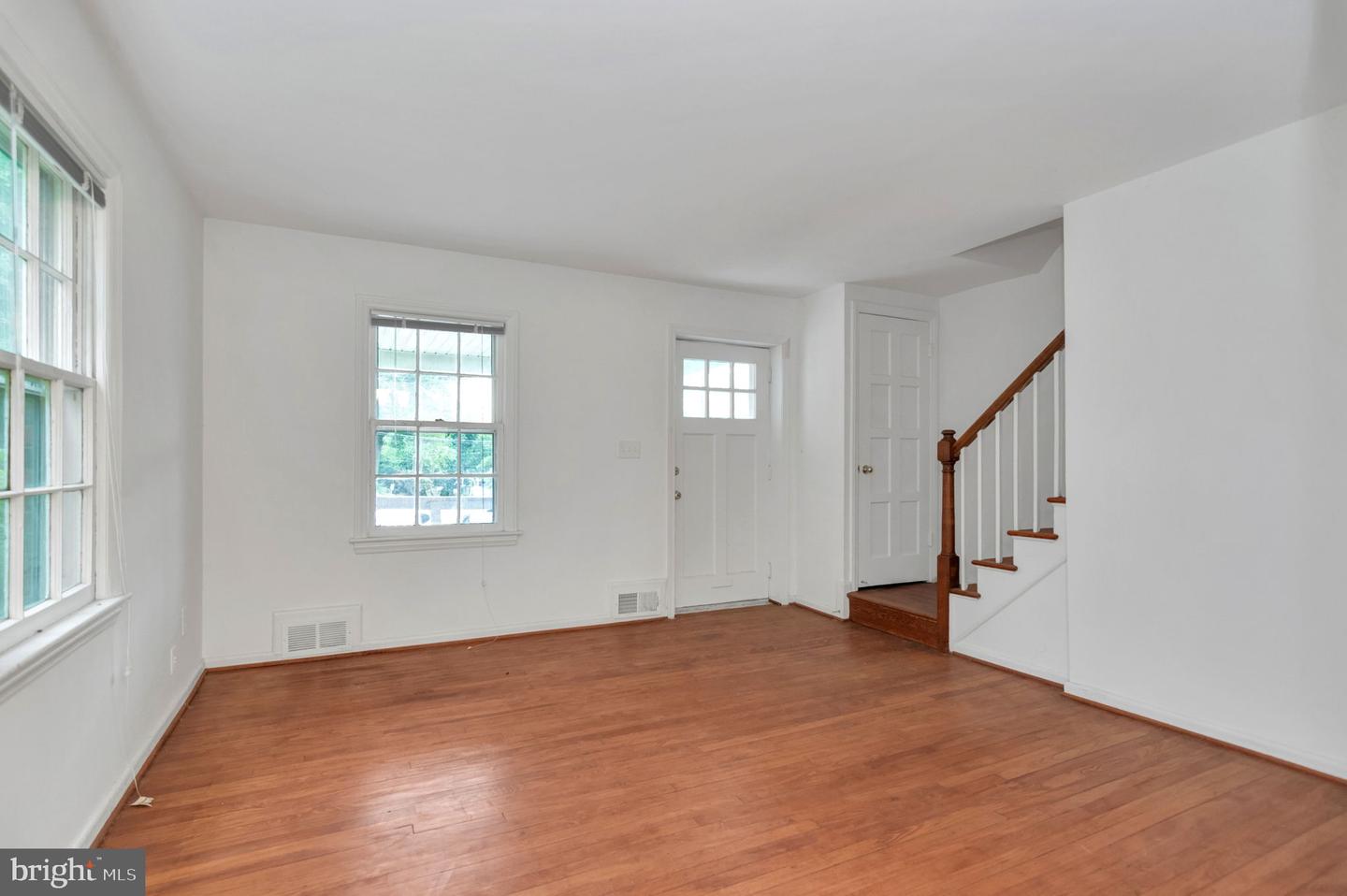 2826 JEFFERSON DR, ALEXANDRIA, Virginia 22303, 2 Bedrooms Bedrooms, ,1 BathroomBathrooms,Residential,For sale,2826 JEFFERSON DR,VAFX2262276 MLS # VAFX2262276