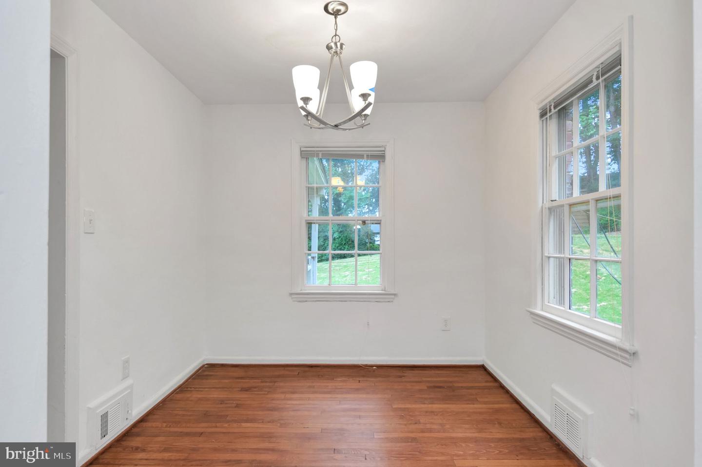 2826 JEFFERSON DR, ALEXANDRIA, Virginia 22303, 2 Bedrooms Bedrooms, ,1 BathroomBathrooms,Residential,For sale,2826 JEFFERSON DR,VAFX2262276 MLS # VAFX2262276