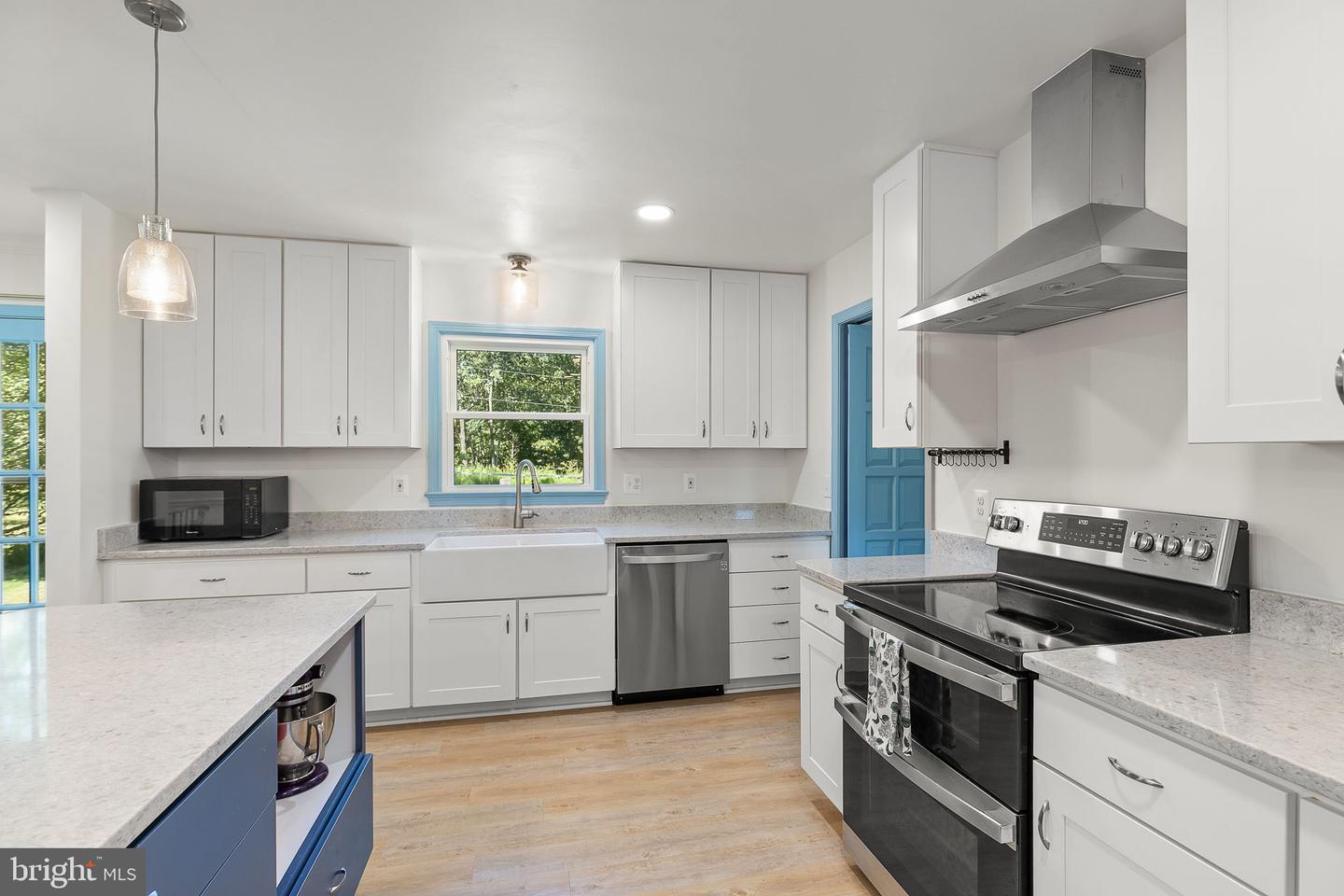 11108 & 11106 LONESOME RD, NOKESVILLE, Virginia 20181, 3 Bedrooms Bedrooms, 11 Rooms Rooms,2 BathroomsBathrooms,Residential,For sale,11108 & 11106 LONESOME RD,VAPW2101996 MLS # VAPW2101996