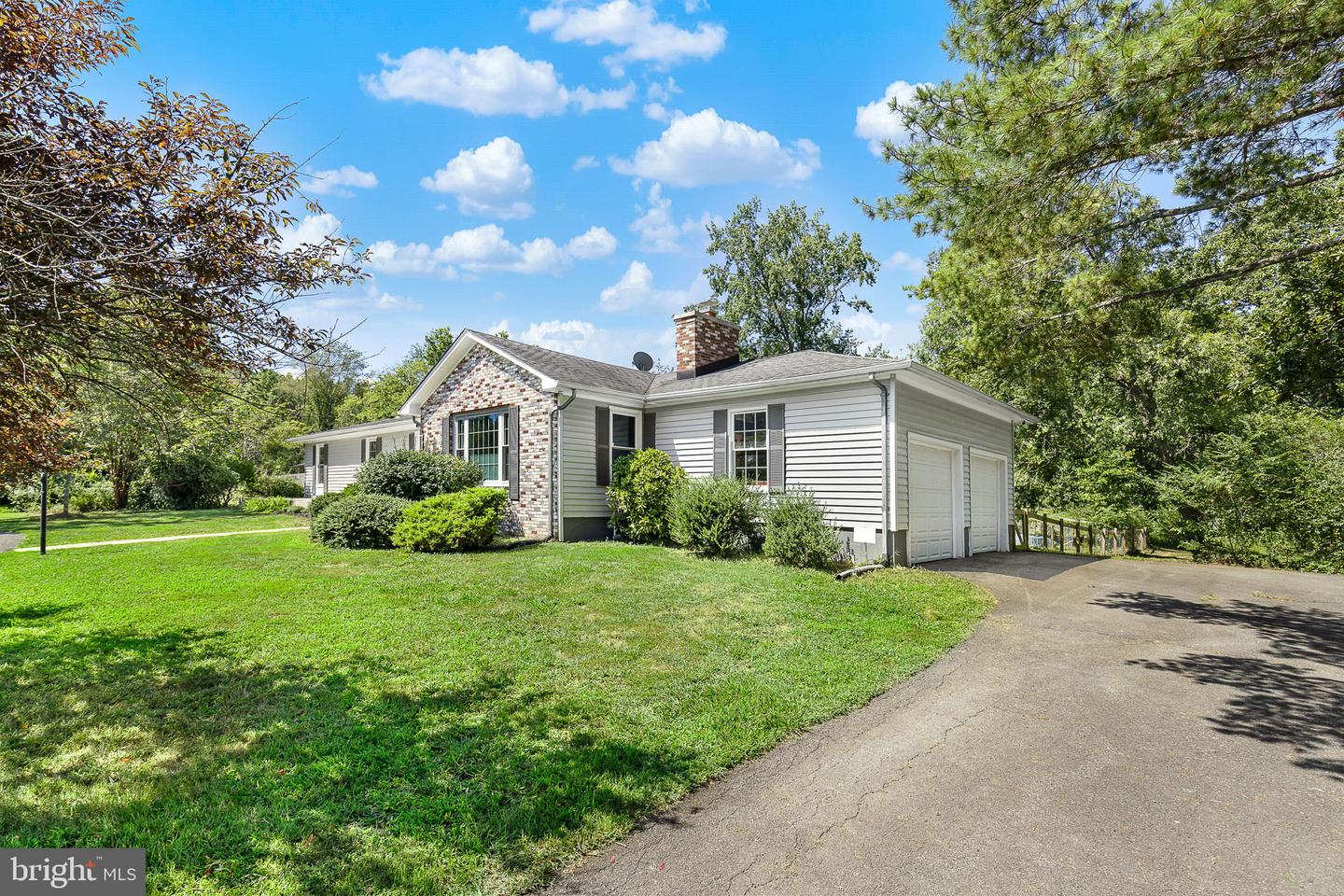 11108 & 11106 LONESOME RD, NOKESVILLE, Virginia 20181, 3 Bedrooms Bedrooms, 11 Rooms Rooms,2 BathroomsBathrooms,Residential,For sale,11108 & 11106 LONESOME RD,VAPW2101996 MLS # VAPW2101996