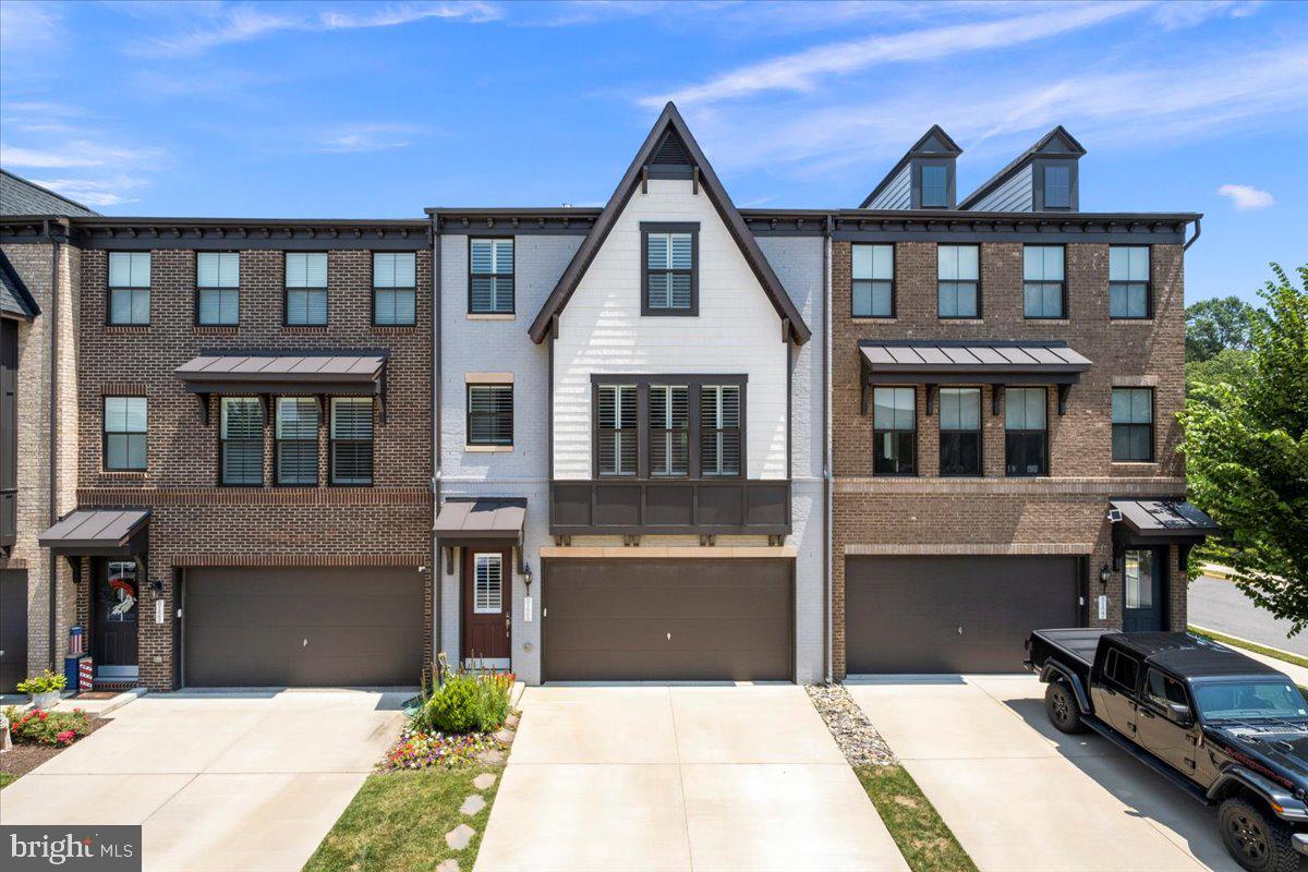 8125 BOCK FARM PL, ALEXANDRIA, Virginia 22306, 4 Bedrooms Bedrooms, ,3 BathroomsBathrooms,Residential,For sale,8125 BOCK FARM PL,VAFX2262346 MLS # VAFX2262346