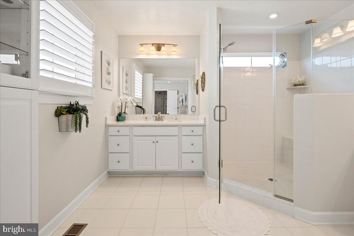 8125 BOCK FARM PL, ALEXANDRIA, Virginia 22306, 4 Bedrooms Bedrooms, ,3 BathroomsBathrooms,Residential,For sale,8125 BOCK FARM PL,VAFX2262346 MLS # VAFX2262346