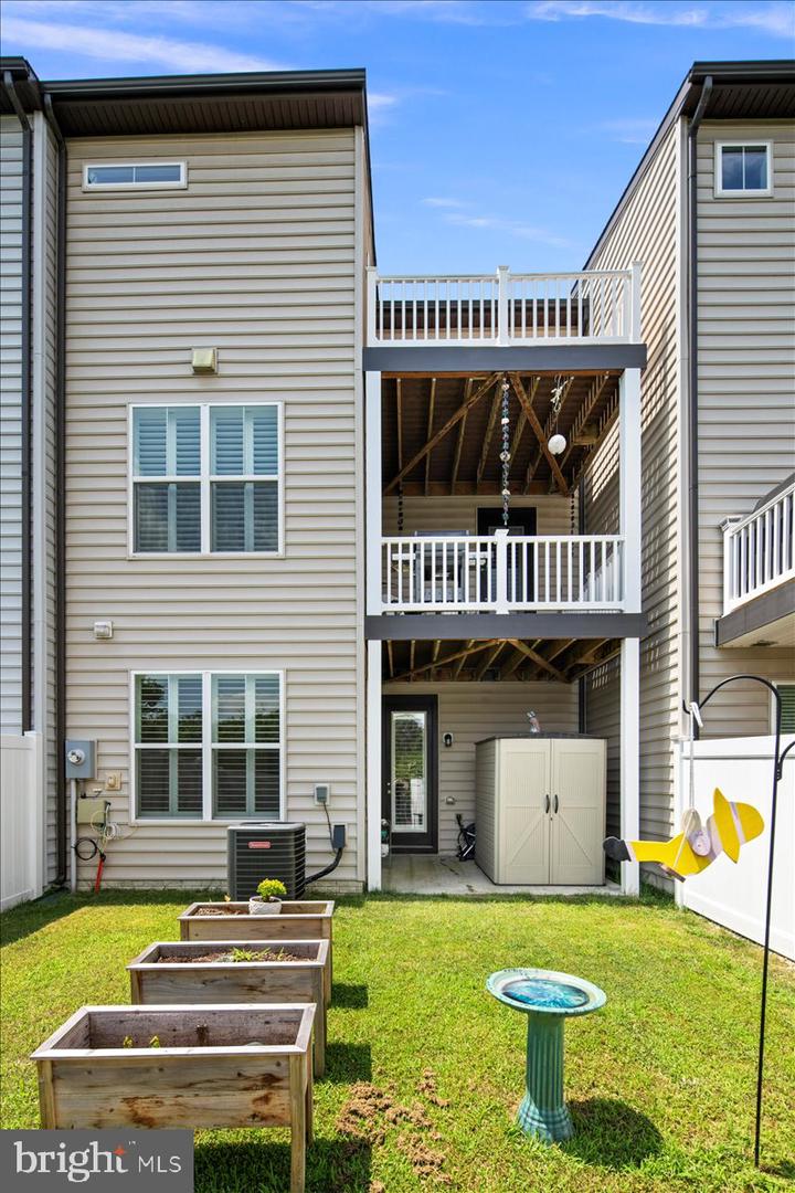 8125 BOCK FARM PL, ALEXANDRIA, Virginia 22306, 4 Bedrooms Bedrooms, ,3 BathroomsBathrooms,Residential,For sale,8125 BOCK FARM PL,VAFX2262346 MLS # VAFX2262346