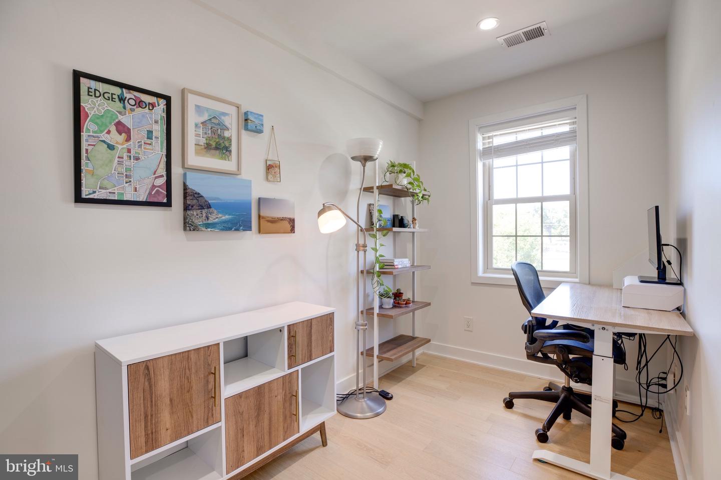2625 3RD ST NE #203, WASHINGTON, District Of Columbia 20002, 2 Bedrooms Bedrooms, ,1 BathroomBathrooms,Residential,For sale,2625 3RD ST NE #203,DCDC2216020 MLS # DCDC2216020