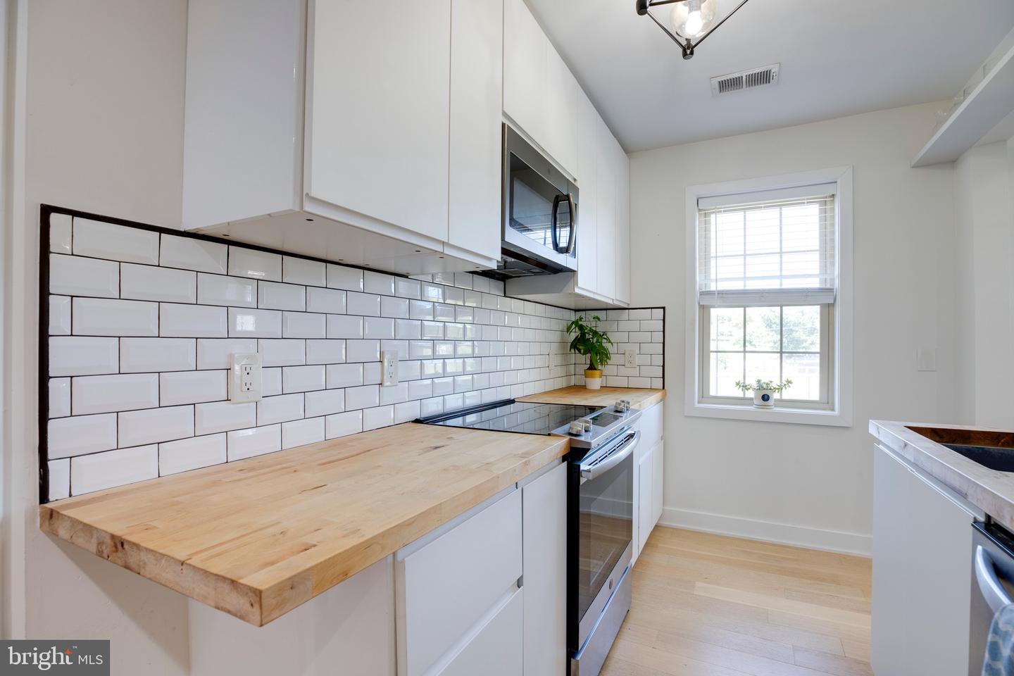 2625 3RD ST NE #203, WASHINGTON, District Of Columbia 20002, 2 Bedrooms Bedrooms, ,1 BathroomBathrooms,Residential,For sale,2625 3RD ST NE #203,DCDC2216020 MLS # DCDC2216020