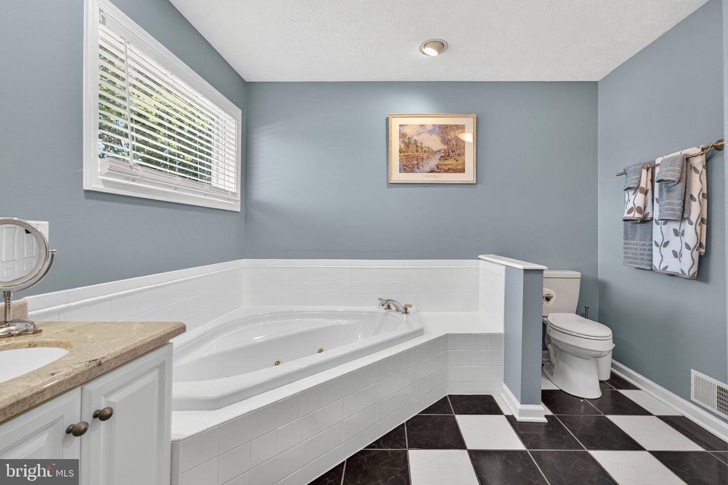 560 FAIR LN, WINCHESTER, Virginia 22603, 3 Bedrooms Bedrooms, 13 Rooms Rooms,2 BathroomsBathrooms,Residential,For sale,560 FAIR LN,VAFV2036314 MLS # VAFV2036314