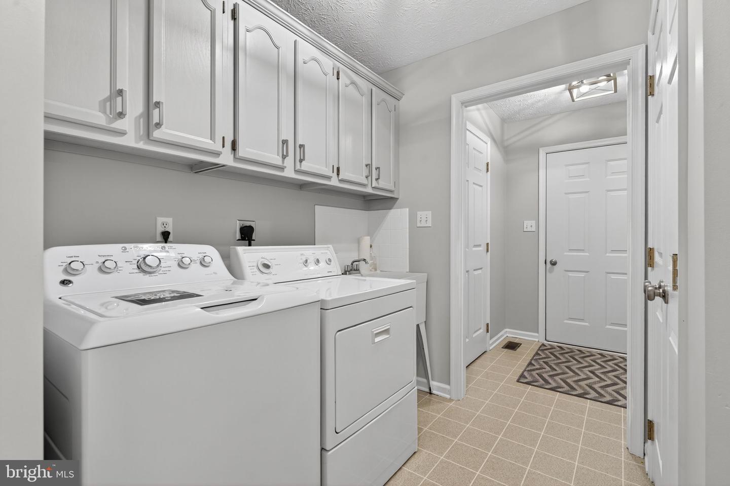 560 FAIR LN, WINCHESTER, Virginia 22603, 3 Bedrooms Bedrooms, 13 Rooms Rooms,2 BathroomsBathrooms,Residential,For sale,560 FAIR LN,VAFV2036314 MLS # VAFV2036314