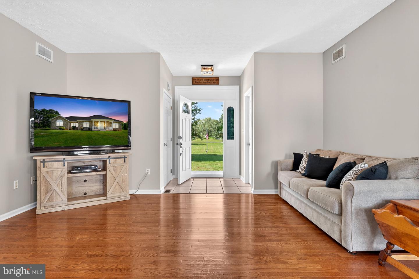 560 FAIR LN, WINCHESTER, Virginia 22603, 3 Bedrooms Bedrooms, 13 Rooms Rooms,2 BathroomsBathrooms,Residential,For sale,560 FAIR LN,VAFV2036314 MLS # VAFV2036314