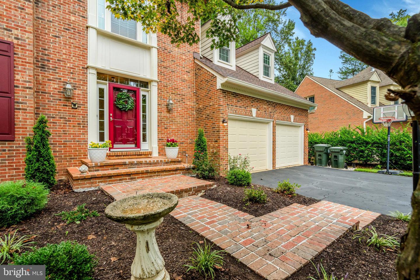 11181 LONGWOOD GROVE DR, RESTON, Virginia 20194, 5 Bedrooms Bedrooms, 18 Rooms Rooms,3 BathroomsBathrooms,Residential,For sale,11181 LONGWOOD GROVE DR,VAFX2262702 MLS # VAFX2262702