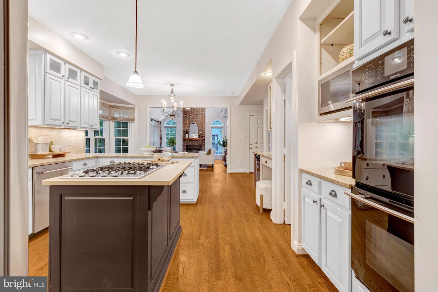 11181 LONGWOOD GROVE DR, RESTON, Virginia 20194, 5 Bedrooms Bedrooms, 18 Rooms Rooms,3 BathroomsBathrooms,Residential,For sale,11181 LONGWOOD GROVE DR,VAFX2262702 MLS # VAFX2262702