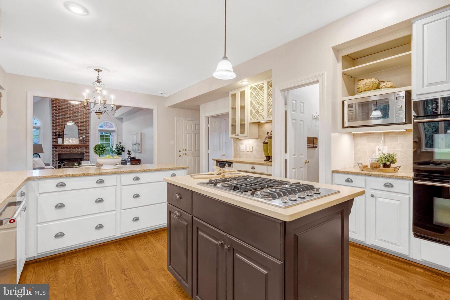11181 LONGWOOD GROVE DR, RESTON, Virginia 20194, 5 Bedrooms Bedrooms, 18 Rooms Rooms,3 BathroomsBathrooms,Residential,For sale,11181 LONGWOOD GROVE DR,VAFX2262702 MLS # VAFX2262702