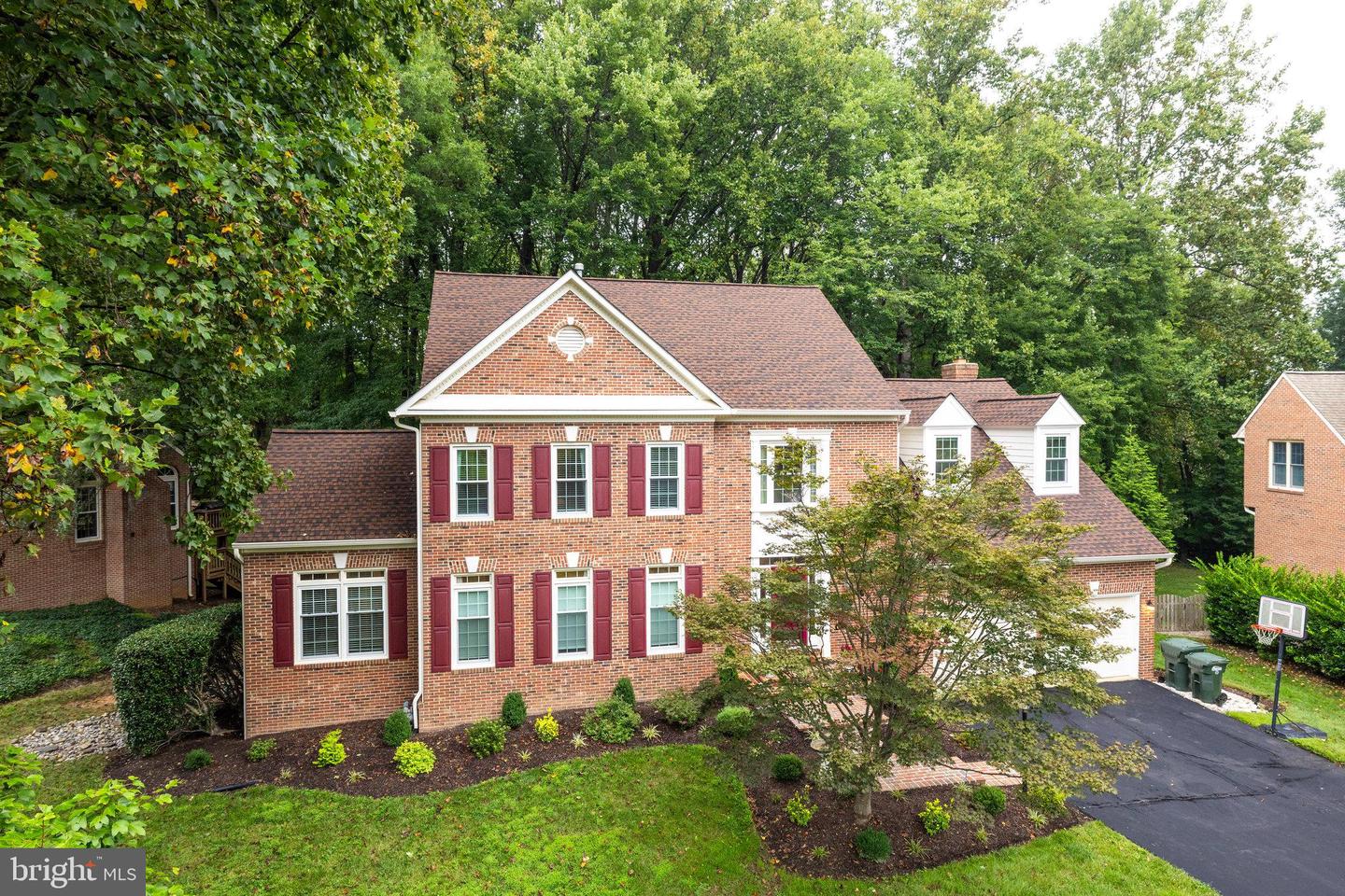 11181 LONGWOOD GROVE DR, RESTON, Virginia 20194, 5 Bedrooms Bedrooms, 18 Rooms Rooms,3 BathroomsBathrooms,Residential,For sale,11181 LONGWOOD GROVE DR,VAFX2262702 MLS # VAFX2262702