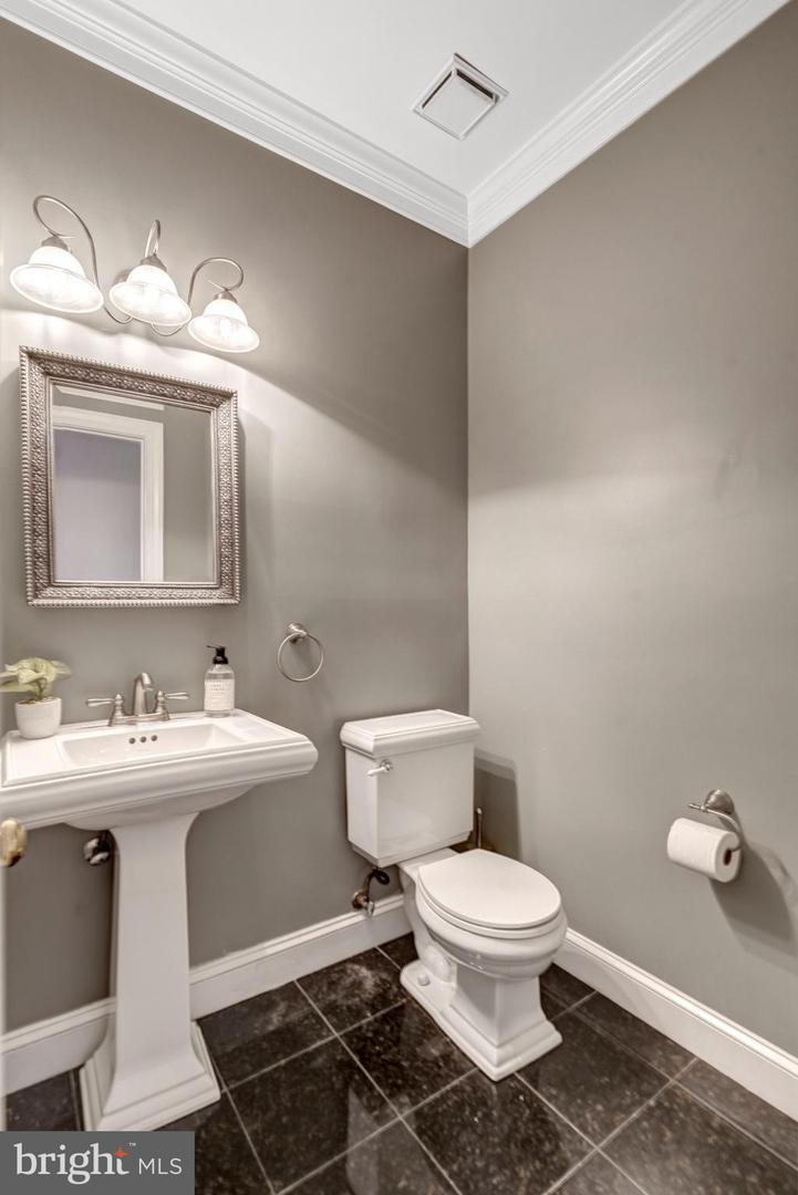 11181 LONGWOOD GROVE DR, RESTON, Virginia 20194, 5 Bedrooms Bedrooms, 18 Rooms Rooms,3 BathroomsBathrooms,Residential,For sale,11181 LONGWOOD GROVE DR,VAFX2262702 MLS # VAFX2262702