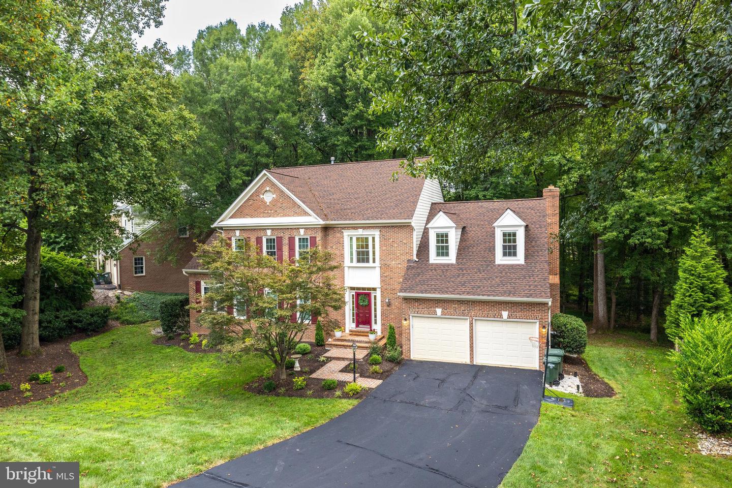 11181 LONGWOOD GROVE DR, RESTON, Virginia 20194, 5 Bedrooms Bedrooms, 18 Rooms Rooms,3 BathroomsBathrooms,Residential,For sale,11181 LONGWOOD GROVE DR,VAFX2262702 MLS # VAFX2262702