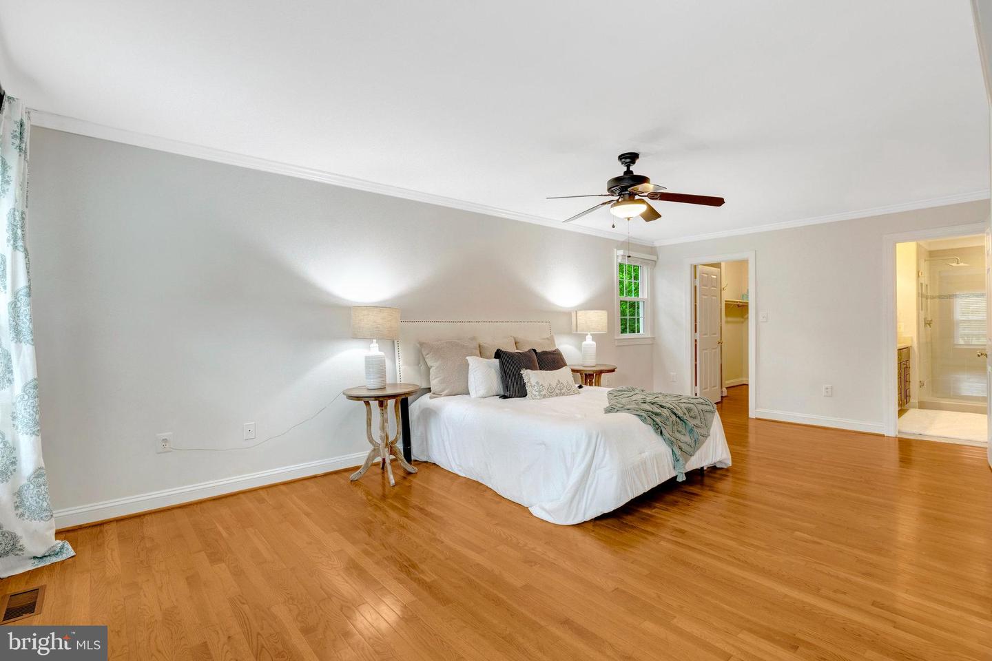 11181 LONGWOOD GROVE DR, RESTON, Virginia 20194, 5 Bedrooms Bedrooms, 18 Rooms Rooms,3 BathroomsBathrooms,Residential,For sale,11181 LONGWOOD GROVE DR,VAFX2262702 MLS # VAFX2262702