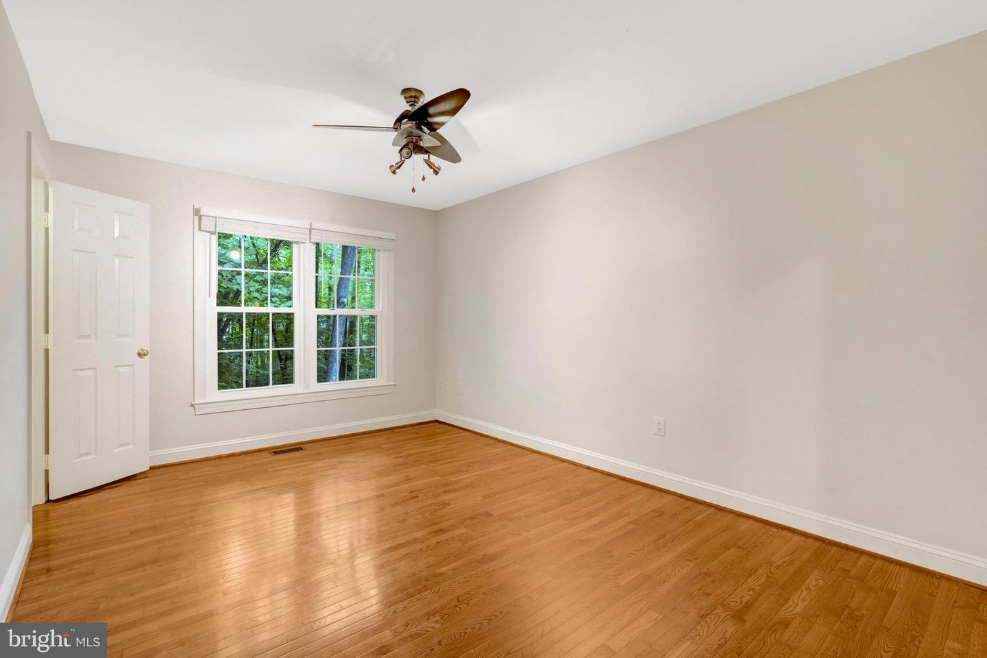 11181 LONGWOOD GROVE DR, RESTON, Virginia 20194, 5 Bedrooms Bedrooms, 18 Rooms Rooms,3 BathroomsBathrooms,Residential,For sale,11181 LONGWOOD GROVE DR,VAFX2262702 MLS # VAFX2262702