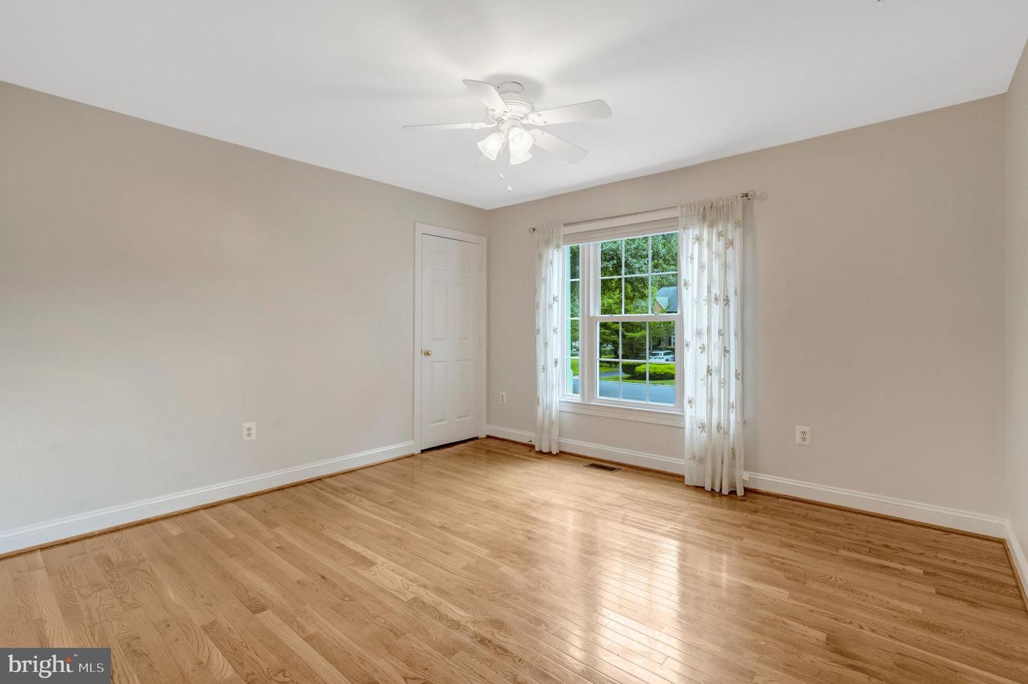 11181 LONGWOOD GROVE DR, RESTON, Virginia 20194, 5 Bedrooms Bedrooms, 18 Rooms Rooms,3 BathroomsBathrooms,Residential,For sale,11181 LONGWOOD GROVE DR,VAFX2262702 MLS # VAFX2262702