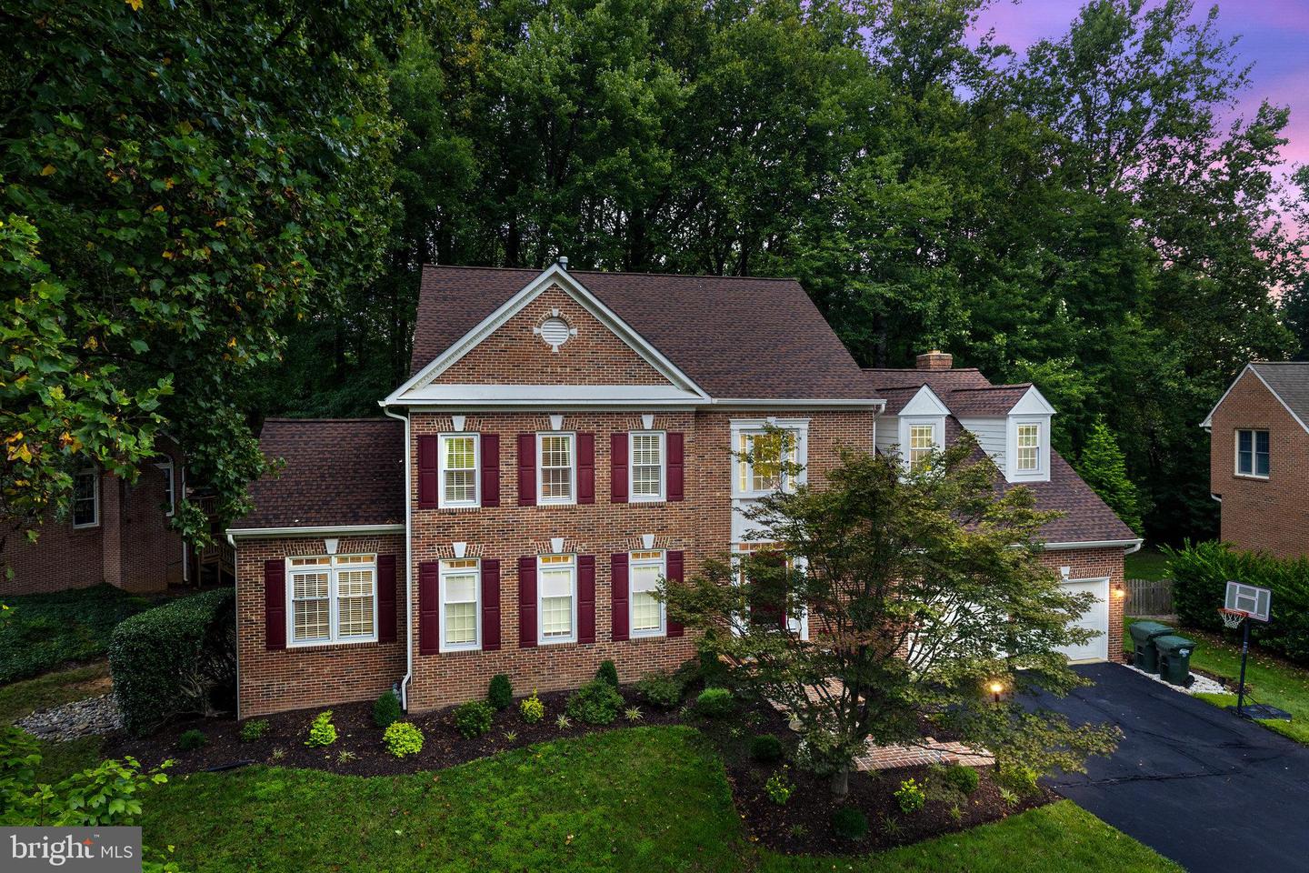 11181 LONGWOOD GROVE DR, RESTON, Virginia 20194, 5 Bedrooms Bedrooms, 18 Rooms Rooms,3 BathroomsBathrooms,Residential,For sale,11181 LONGWOOD GROVE DR,VAFX2262702 MLS # VAFX2262702