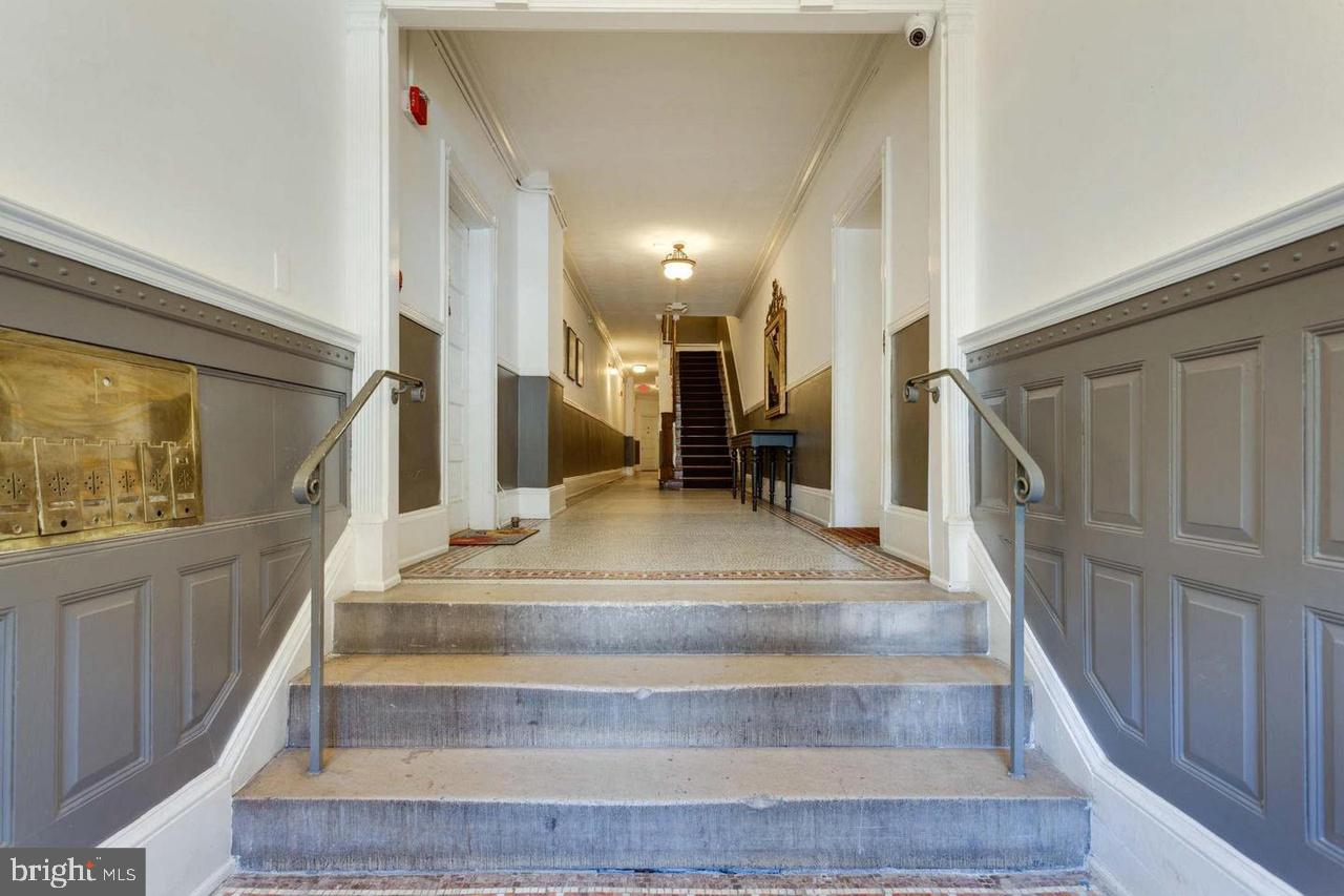 1419 R ST NW #33, WASHINGTON, District Of Columbia 20009, 2 Bedrooms Bedrooms, ,1 BathroomBathrooms,Residential,For sale,1419 R ST NW #33,DCDC2216378 MLS # DCDC2216378