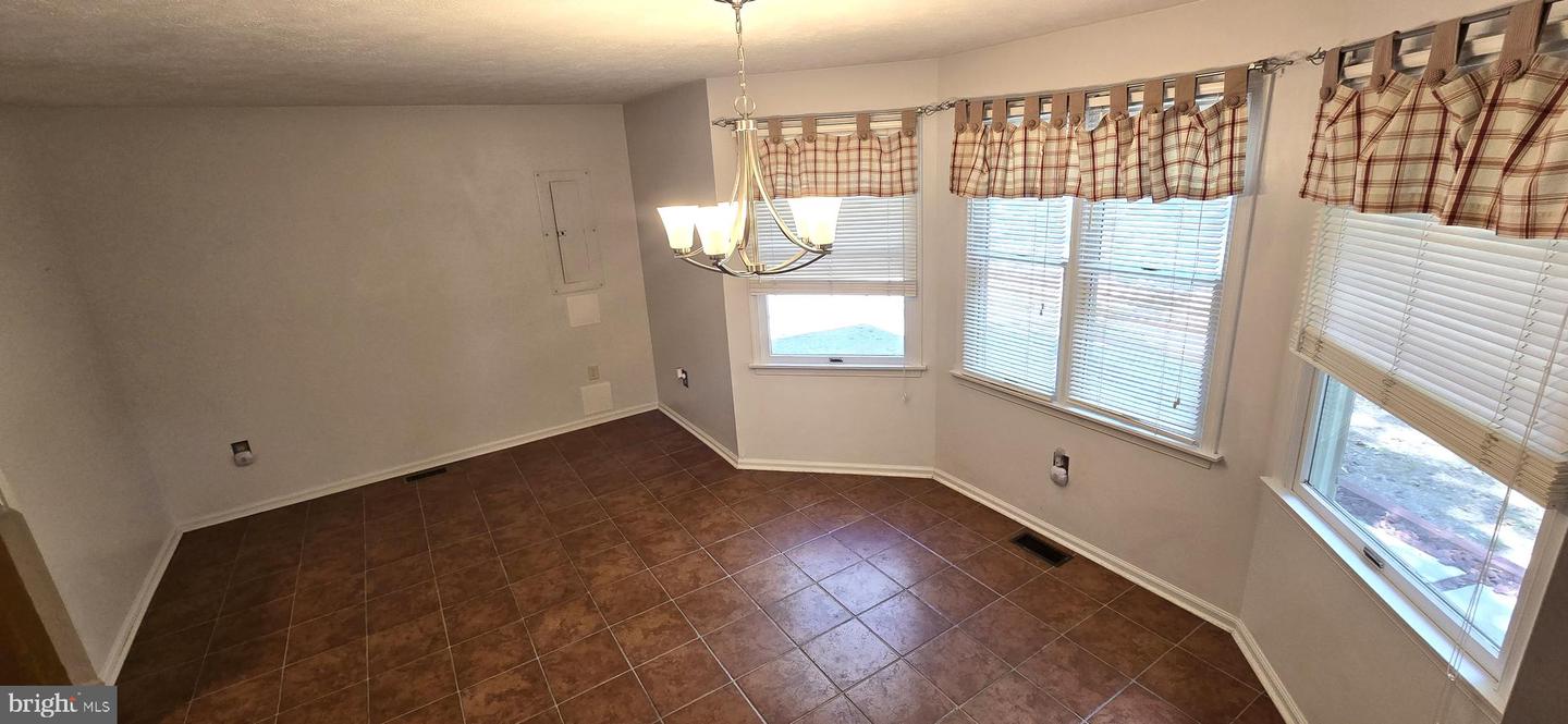 100 GREENBRIAR CIR, CROSS JUNCTION, Virginia 22625, 3 Bedrooms Bedrooms, ,2 BathroomsBathrooms,Residential,For sale,100 GREENBRIAR CIR,VAFV2036362 MLS # VAFV2036362