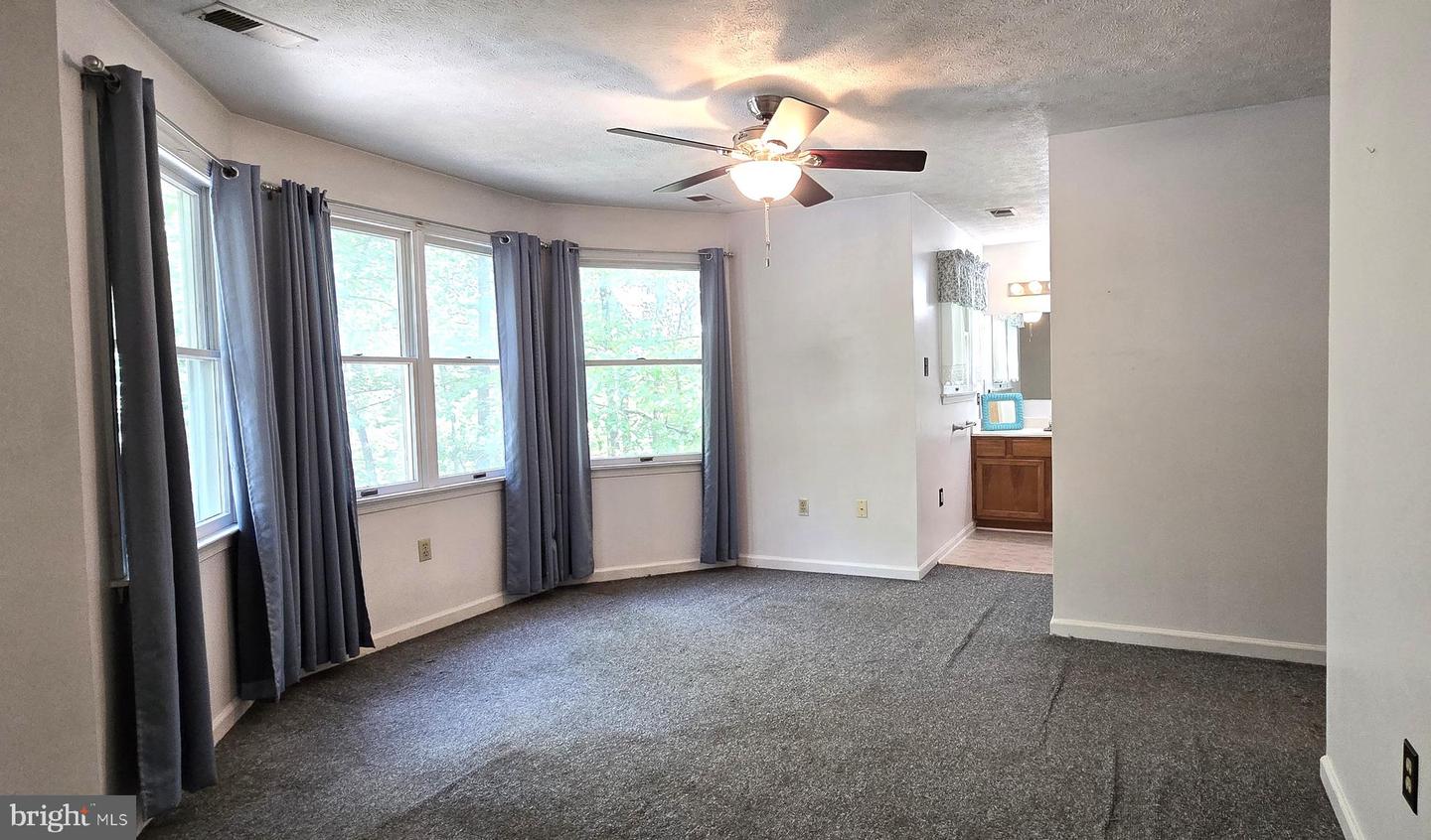 100 GREENBRIAR CIR, CROSS JUNCTION, Virginia 22625, 3 Bedrooms Bedrooms, ,2 BathroomsBathrooms,Residential,For sale,100 GREENBRIAR CIR,VAFV2036362 MLS # VAFV2036362