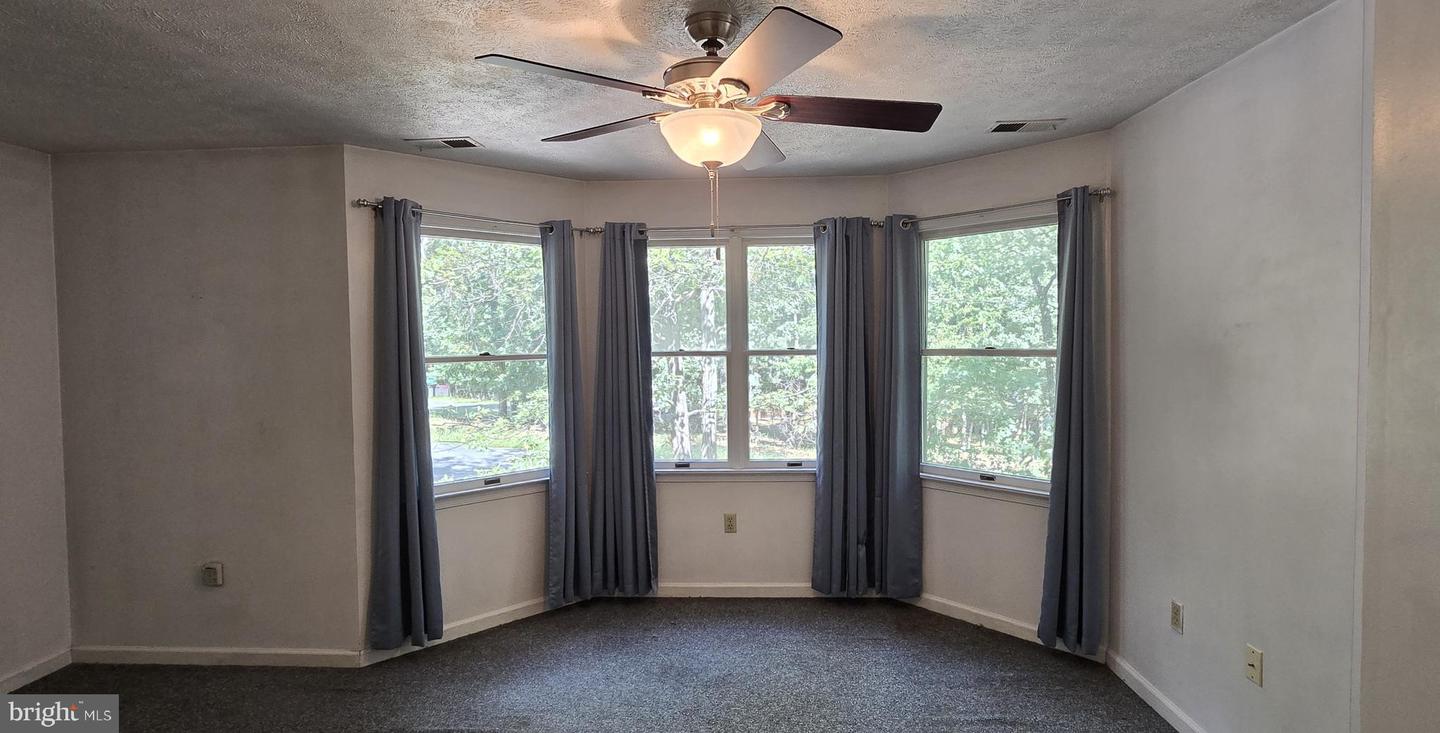 100 GREENBRIAR CIR, CROSS JUNCTION, Virginia 22625, 3 Bedrooms Bedrooms, ,2 BathroomsBathrooms,Residential,For sale,100 GREENBRIAR CIR,VAFV2036362 MLS # VAFV2036362