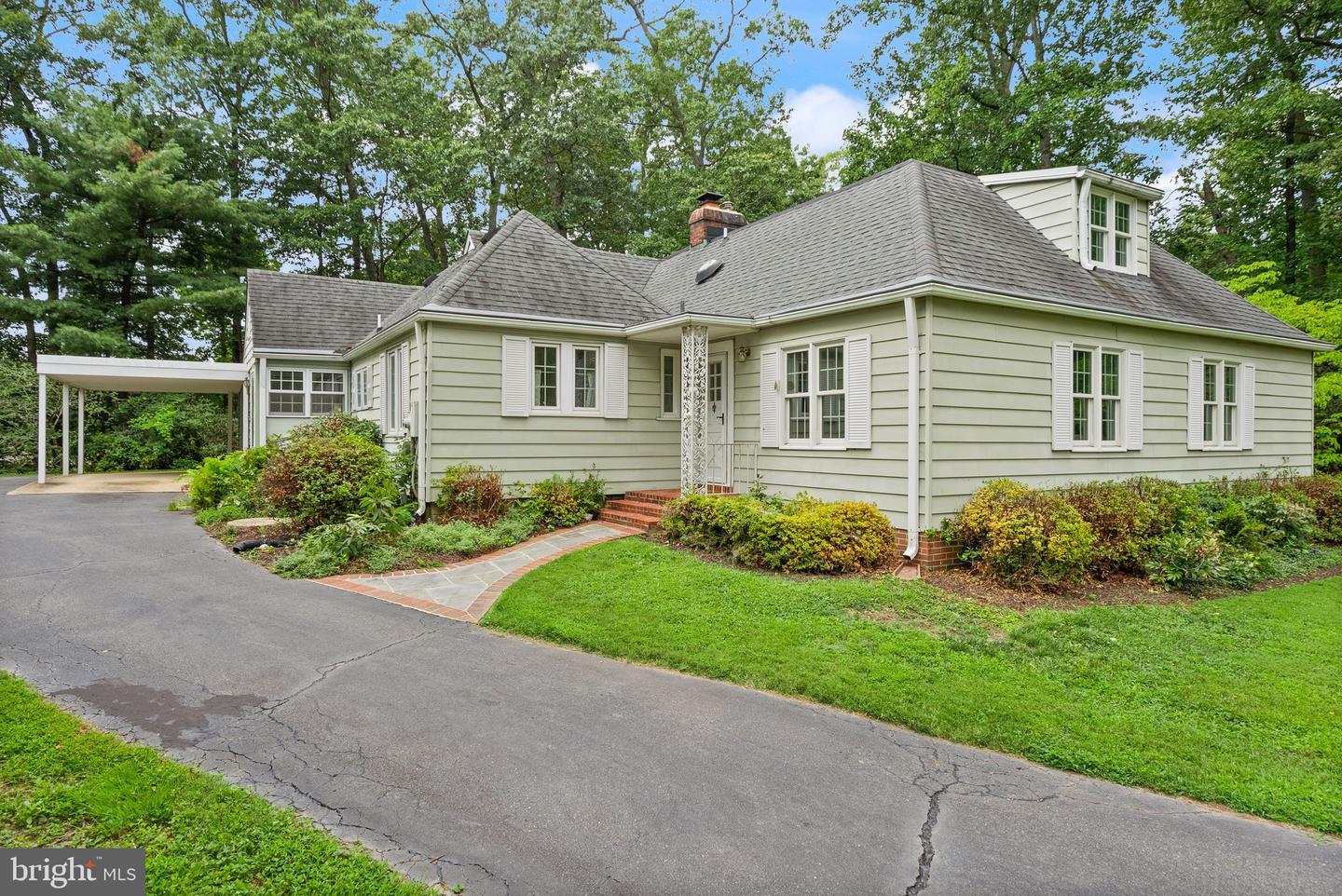 7551 MARSHALL DR, ANNANDALE, Virginia 22003, 4 Bedrooms Bedrooms, ,3 BathroomsBathrooms,Residential,For sale,7551 MARSHALL DR,VAFX2262888 MLS # VAFX2262888