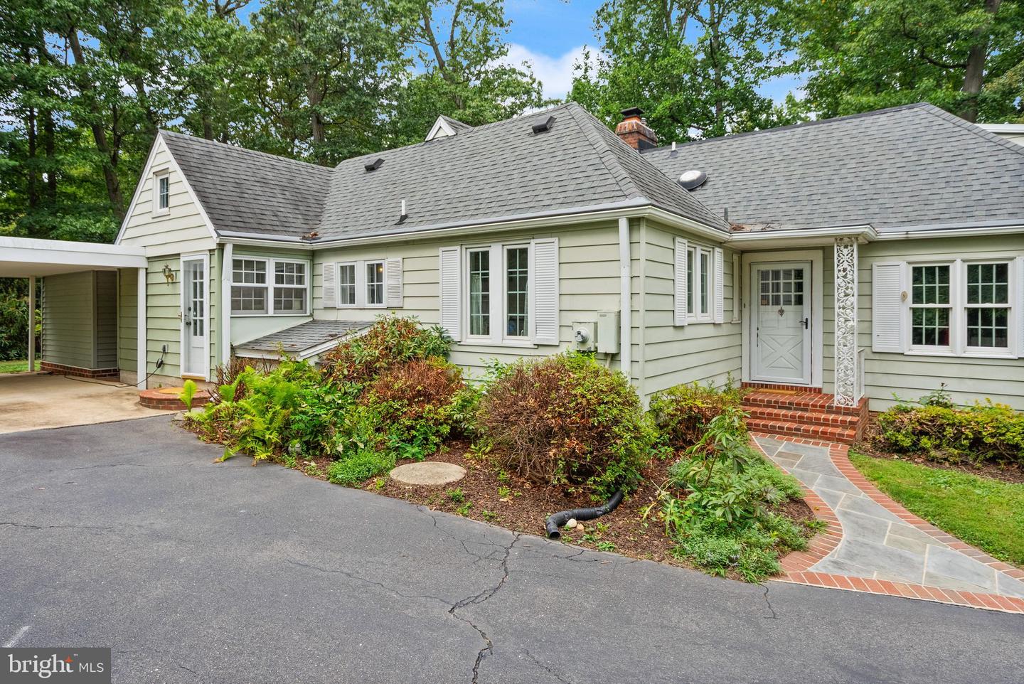 7551 MARSHALL DR, ANNANDALE, Virginia 22003, 4 Bedrooms Bedrooms, ,3 BathroomsBathrooms,Residential,For sale,7551 MARSHALL DR,VAFX2262888 MLS # VAFX2262888