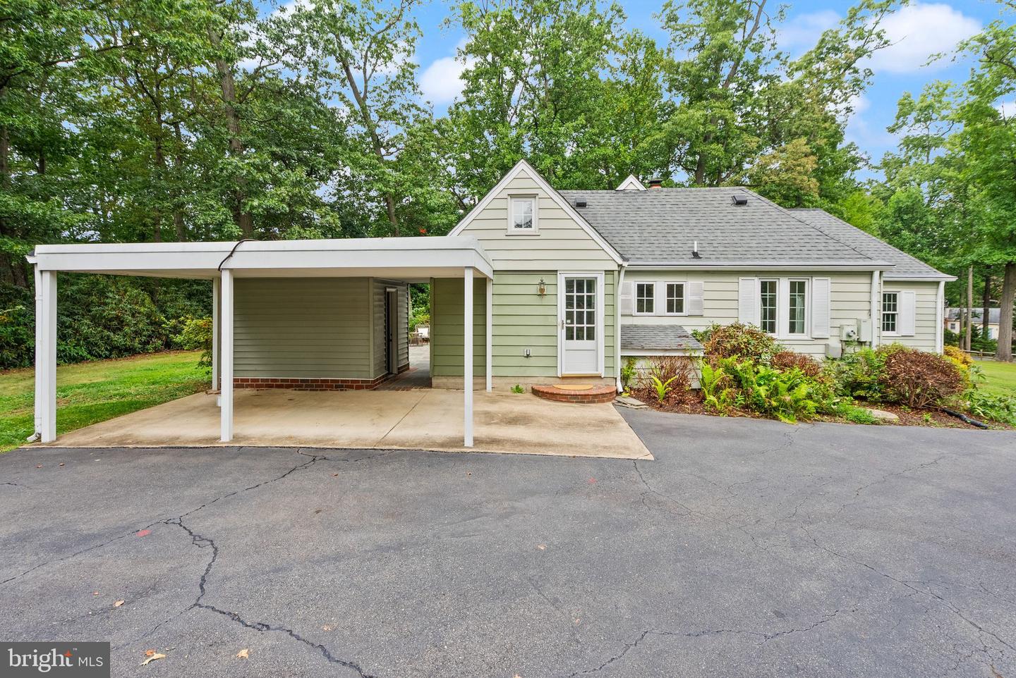 7551 MARSHALL DR, ANNANDALE, Virginia 22003, 4 Bedrooms Bedrooms, ,3 BathroomsBathrooms,Residential,For sale,7551 MARSHALL DR,VAFX2262888 MLS # VAFX2262888
