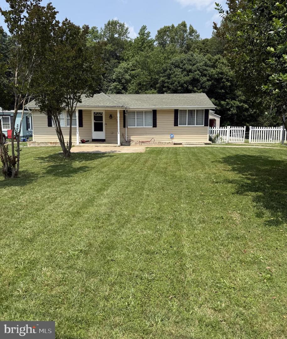 7239 SMITH STATION RD, FREDERICKSBURG, Virginia 22407, 4 Bedrooms Bedrooms, 4 Rooms Rooms,2 BathroomsBathrooms,Residential,For sale,7239 SMITH STATION RD,VASP2035740 MLS # VASP2035740