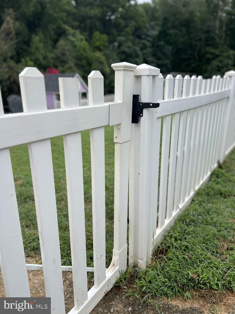 7239 SMITH STATION RD, FREDERICKSBURG, Virginia 22407, 4 Bedrooms Bedrooms, 4 Rooms Rooms,2 BathroomsBathrooms,Residential,For sale,7239 SMITH STATION RD,VASP2035740 MLS # VASP2035740