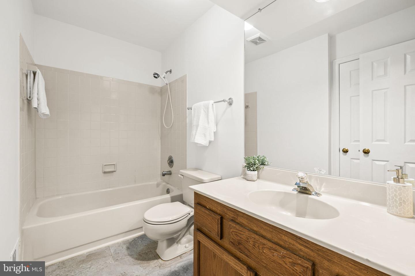 6739 MORNING RIDE CIR, ALEXANDRIA, Virginia 22315, 4 Bedrooms Bedrooms, ,3 BathroomsBathrooms,Residential,For sale,6739 MORNING RIDE CIR,VAFX2262992 MLS # VAFX2262992