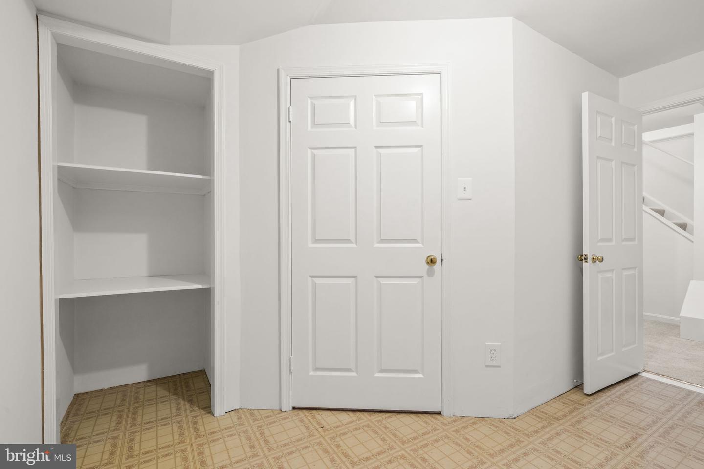 6739 MORNING RIDE CIR, ALEXANDRIA, Virginia 22315, 4 Bedrooms Bedrooms, ,3 BathroomsBathrooms,Residential,For sale,6739 MORNING RIDE CIR,VAFX2262992 MLS # VAFX2262992