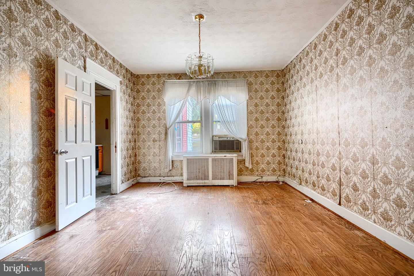 4021 ILLINOIS AVE NW, WASHINGTON, District Of Columbia 20011, 3 Bedrooms Bedrooms, ,2 BathroomsBathrooms,Residential,For sale,4021 ILLINOIS AVE NW,DCDC2216568 MLS # DCDC2216568