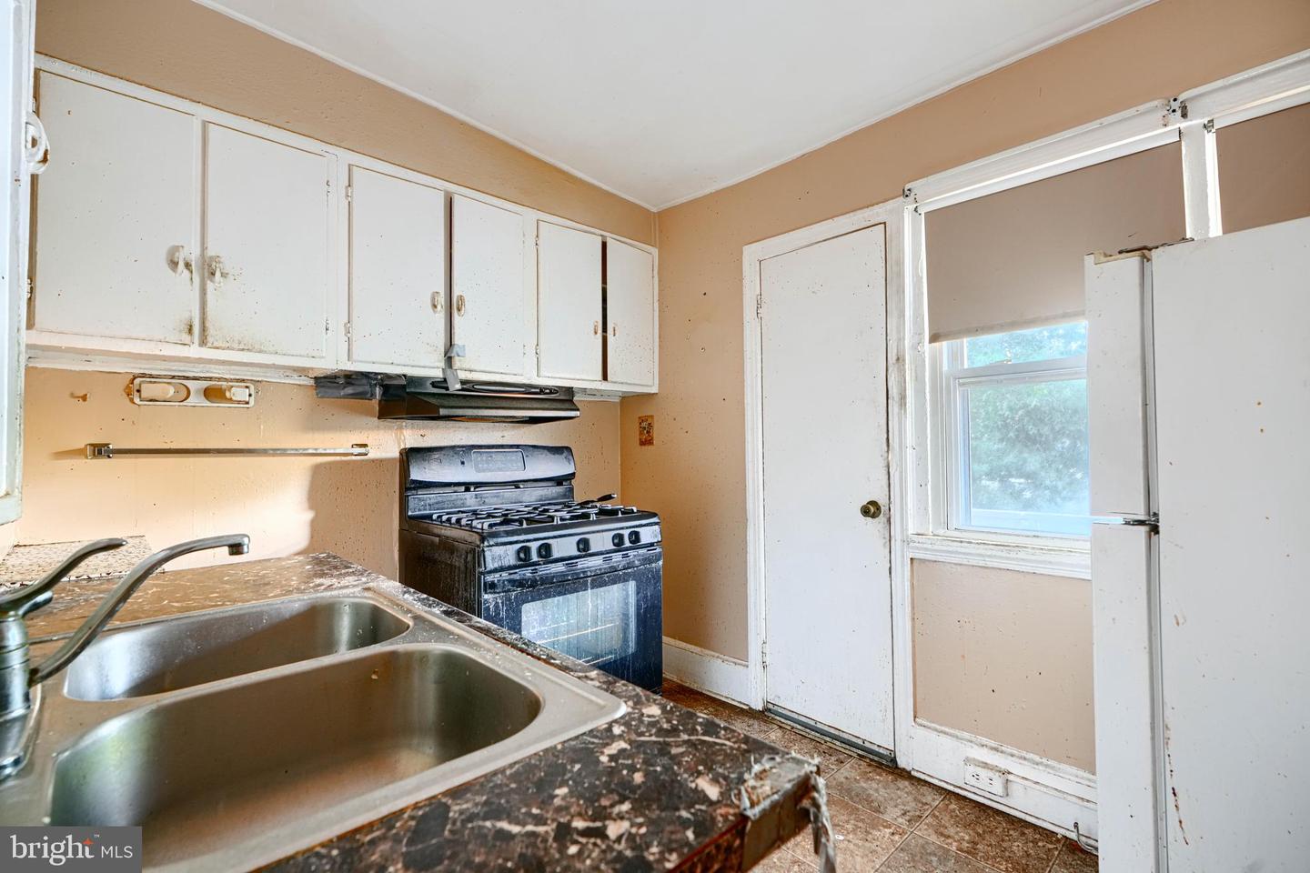 4021 ILLINOIS AVE NW, WASHINGTON, District Of Columbia 20011, 3 Bedrooms Bedrooms, ,2 BathroomsBathrooms,Residential,For sale,4021 ILLINOIS AVE NW,DCDC2216568 MLS # DCDC2216568