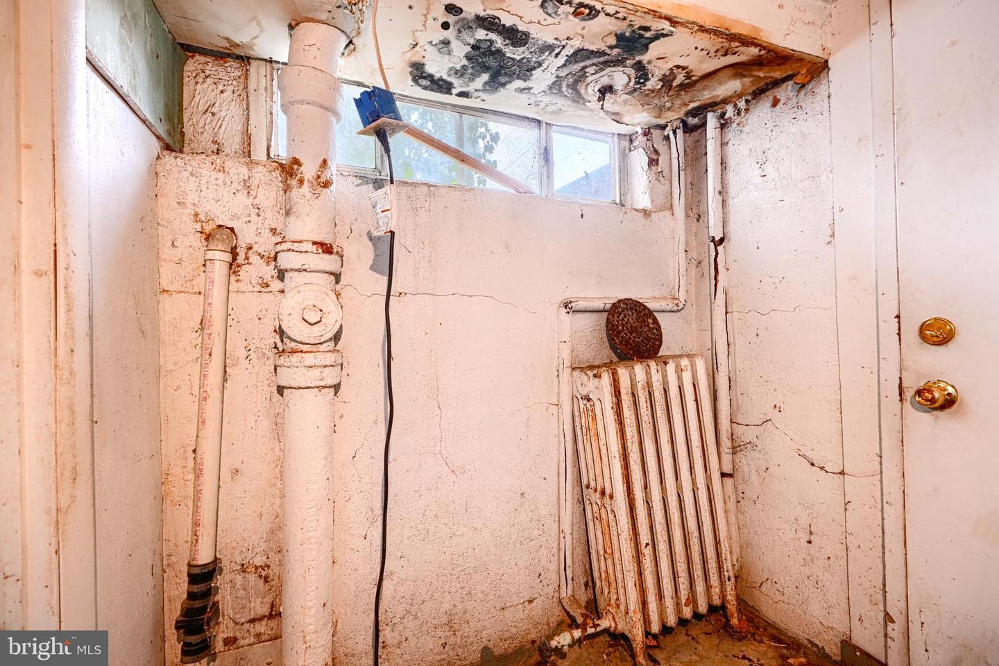 4021 ILLINOIS AVE NW, WASHINGTON, District Of Columbia 20011, 3 Bedrooms Bedrooms, ,2 BathroomsBathrooms,Residential,For sale,4021 ILLINOIS AVE NW,DCDC2216568 MLS # DCDC2216568