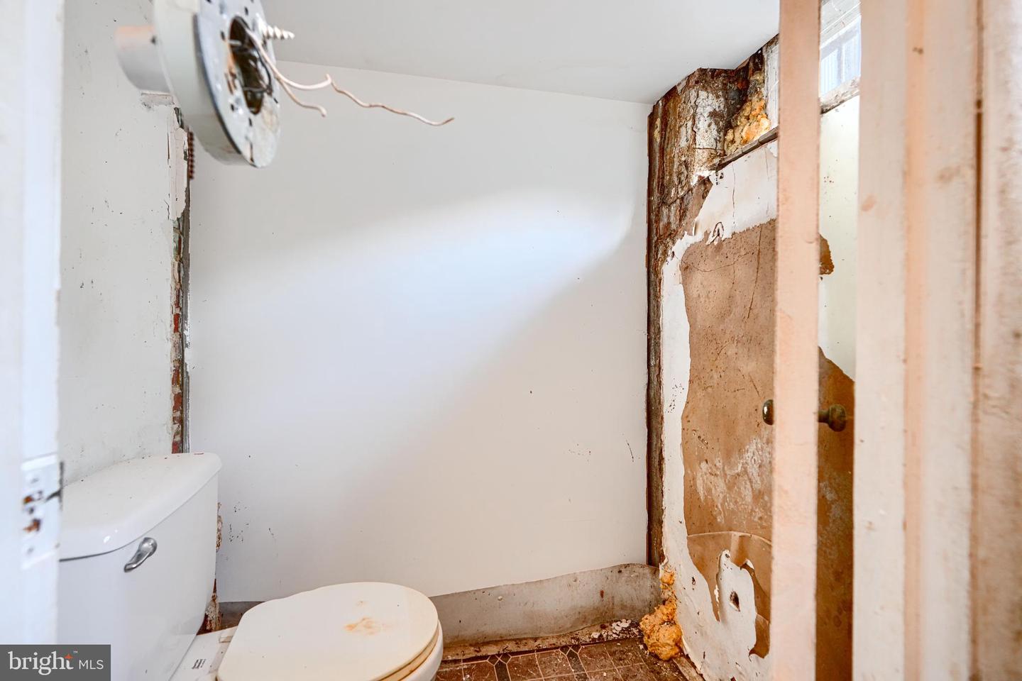 4021 ILLINOIS AVE NW, WASHINGTON, District Of Columbia 20011, 3 Bedrooms Bedrooms, ,2 BathroomsBathrooms,Residential,For sale,4021 ILLINOIS AVE NW,DCDC2216568 MLS # DCDC2216568